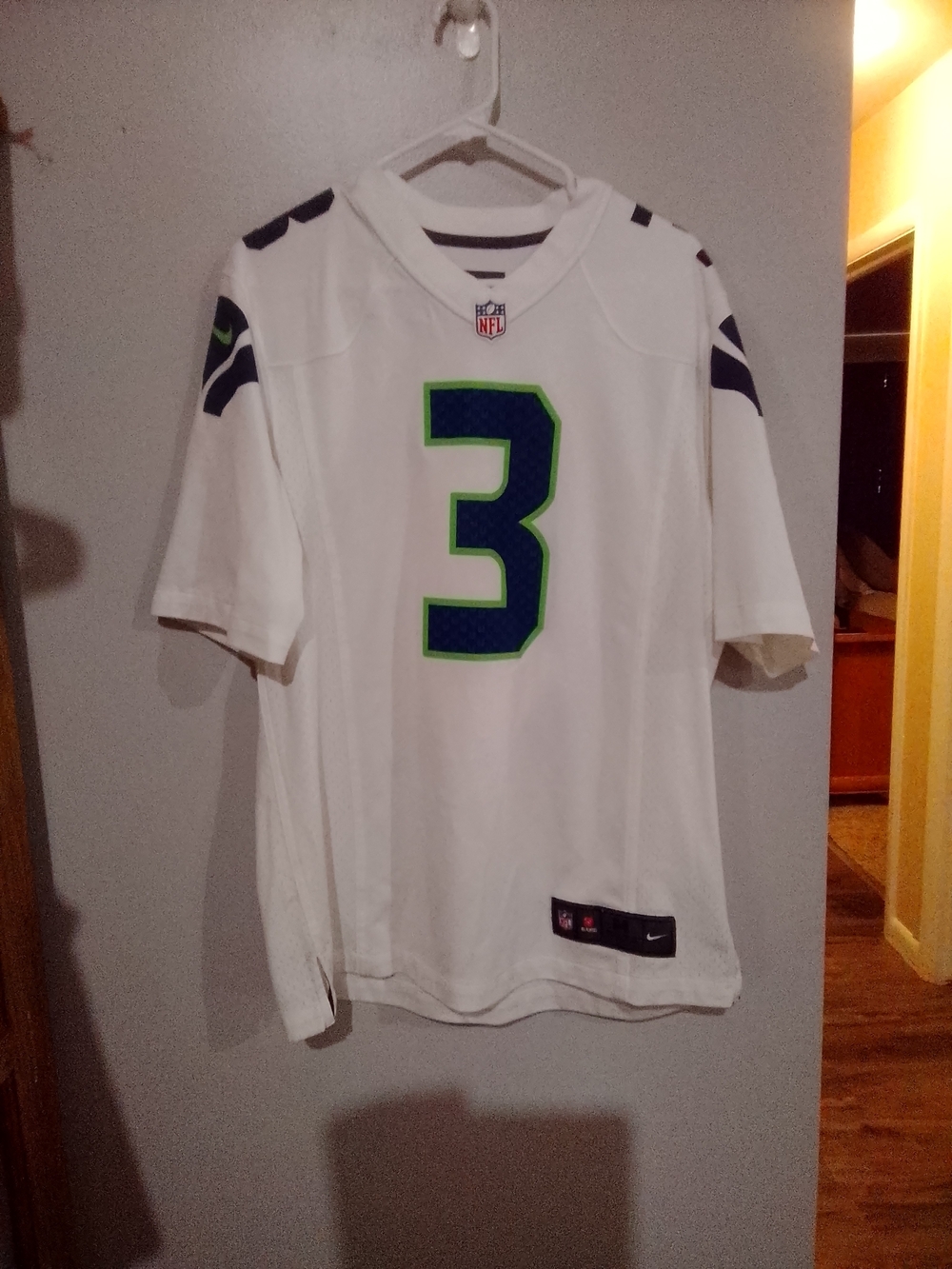 Nike Men's Seattle Seahawks White Russell Wilson #3 Jersey